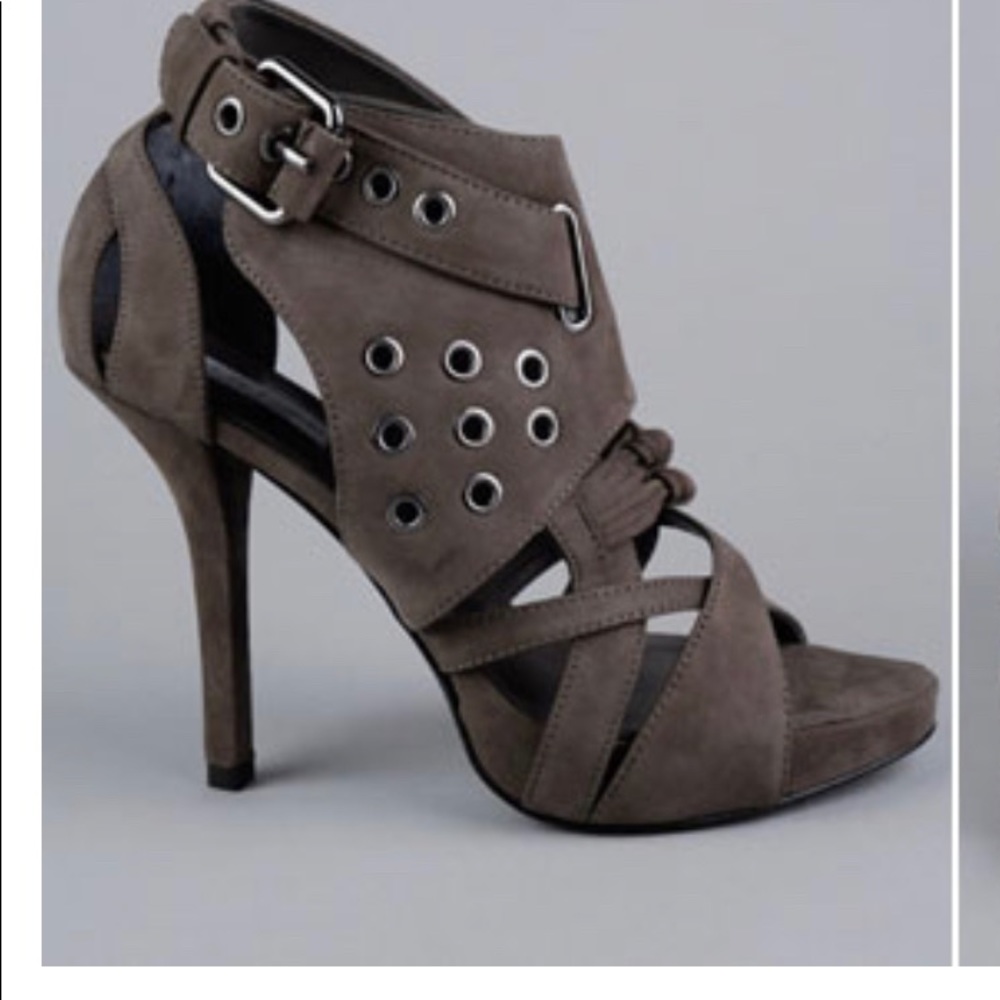 Pour La Victoire Sandals with grommets